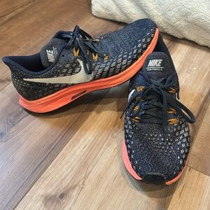Air Zoom Pegasus 35 Running Shoe size 8